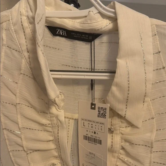 Zara Cream Ruffled Blouse - Picture 2 of 3